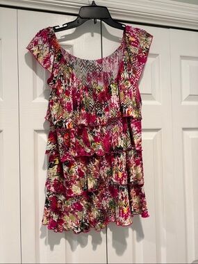 Ruffled Chevron Print Sleeveless Top in Fuchsia